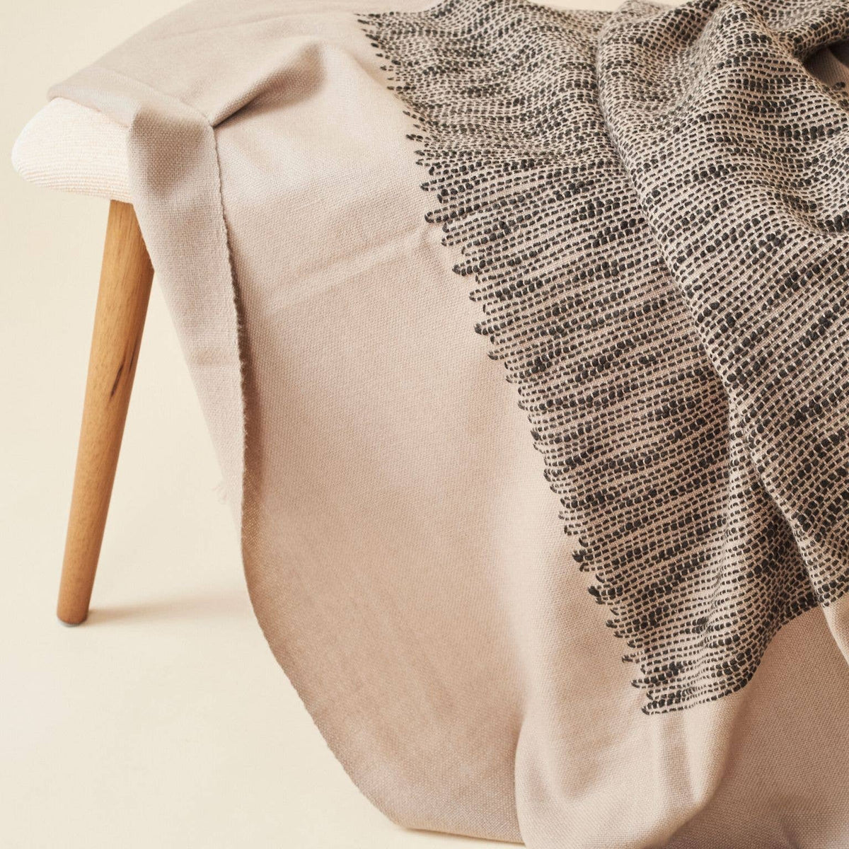 Wren Merino Throw: Brown